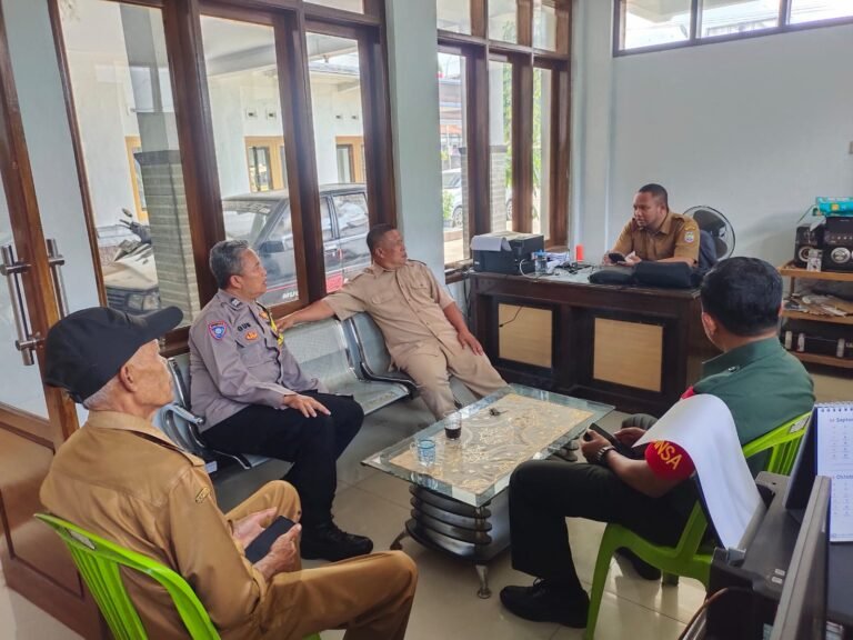 Polsek Panumbangan Perkuat Sinergi dengan Pemerintah Desa Sindangherang Melalui Kegiatan Sambang dan Koordinasi Kamtibmas