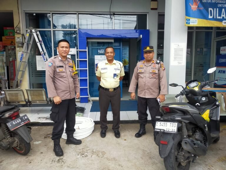 Polsek Cipaku Intensifkan Patroli Dialogis untuk Jaga Kamtibmas, Warga Apresiasi Upaya Kepolisian Cegah Kriminalitas