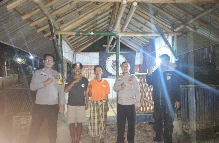 Polsek Wanaraja Gelar Patroli Malam dan Kontrol Siskamling, Wujudkan Lingkungan Aman dan Kondusif