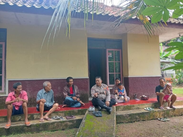 Polsek Sukadana Gencarkan Kegiatan Sambang, Wujudkan Kedekatan Polisi dan Masyarakat Demi Keamanan Wilayah