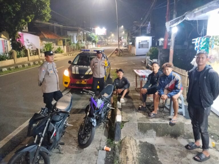 Polsek Kawali Polres Ciamis Tingkatkan Keamanan Lewat Patroli Biru Malam Hari, Bentuk Nyata Kepedulian Polri terhadap Kamtibmas