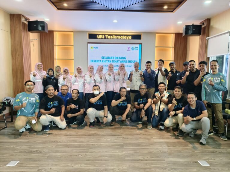 PLN Tasikmalaya Gelar Khitanan Massal, Nyalakan Senyum Anak Negeri di Hari Listrik Nasional ke-80 dalam Semangat Hari Kesaktian Pancasila