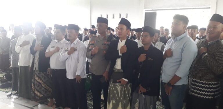 Polres Ciamis Dukung Penguatan Moral dan Karakter Generasi Muda melalui Pendidikan Agama di Pondok Pesantren Hidayatul Mubtadiien Cikoneng