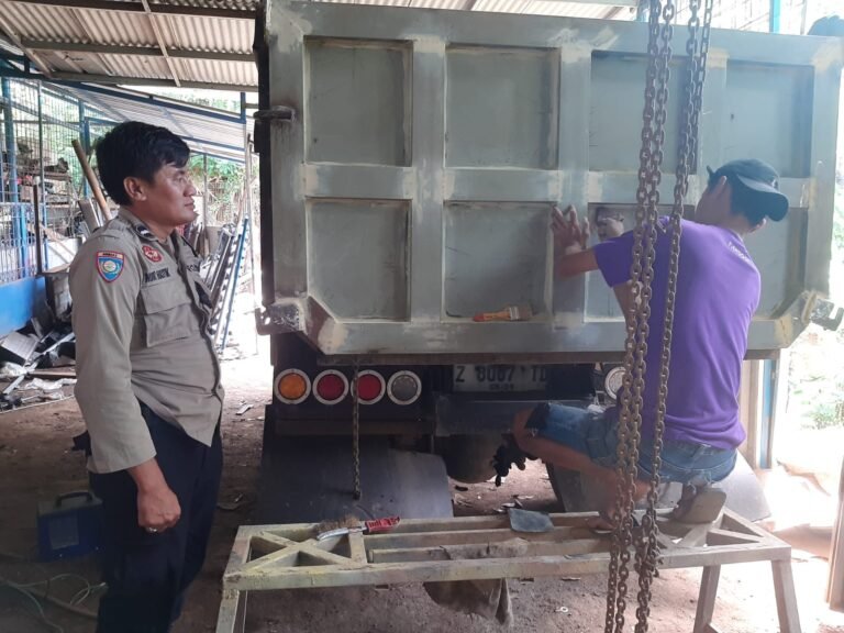 Perkuat Sinergitas, Polsek Cipaku Polres Ciamis Koorkom Kamtibmas ke Tokoh Desa Muktisari