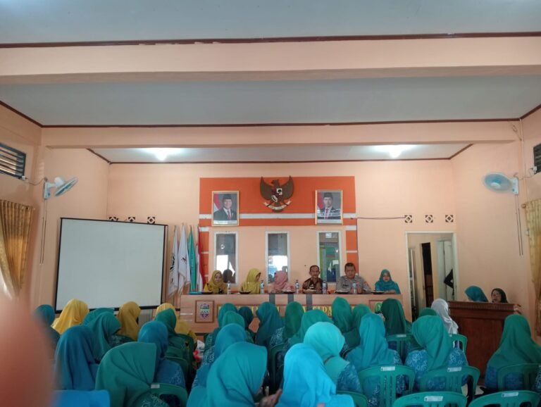 Perkuat Sinergitas, Polsek Sukadana Polres Ciamis Koorkom Bersama Kader PKK Diacara Rutin Bulanan