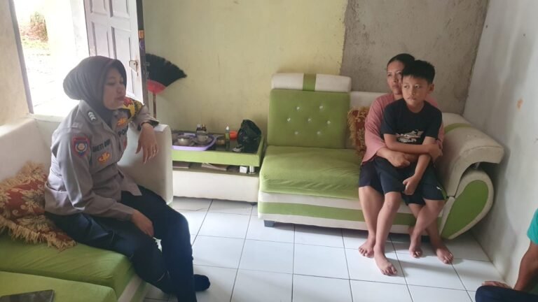 Bhabinkamtibmas Polsek Ciamis Jalin Silaturahmi dan Ajak Warga Pusakanagara Bersinergi Jaga Kamtibmas