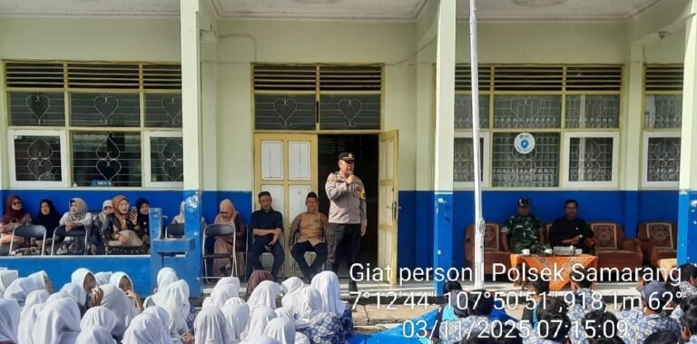 Kapolsek Samarang Jadi Pembina Upacara di SMK/SMA, Sampaikan Pesan Kamtibmas kepada Pelajar