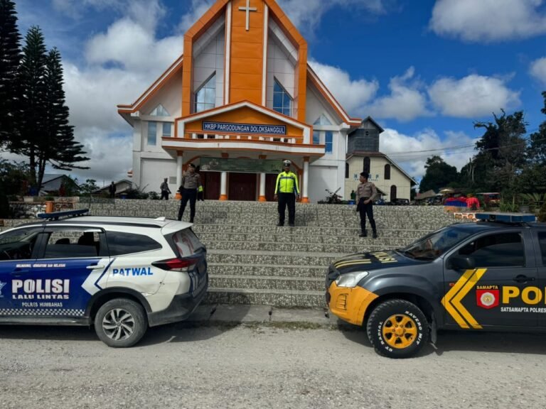 Jajaran Polda Sumut Gelar Patroli dan Pengamanan Rumah Ibadah, Wujudkan Kamtibmas Kondusif di Hari Minggu