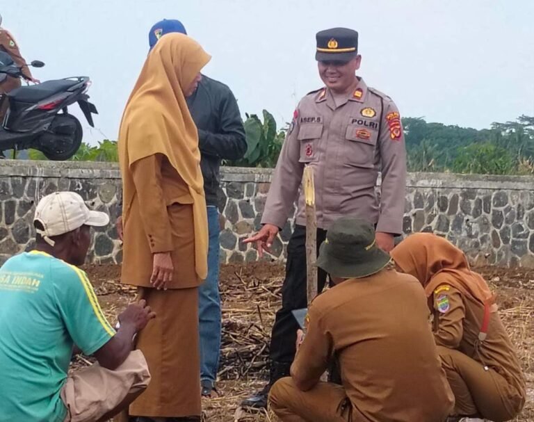 Polsek Cikoneng Dorong Ketahanan Pangan Melalui Sinergi dengan Petani dan UPTD BPP Sindangkasih