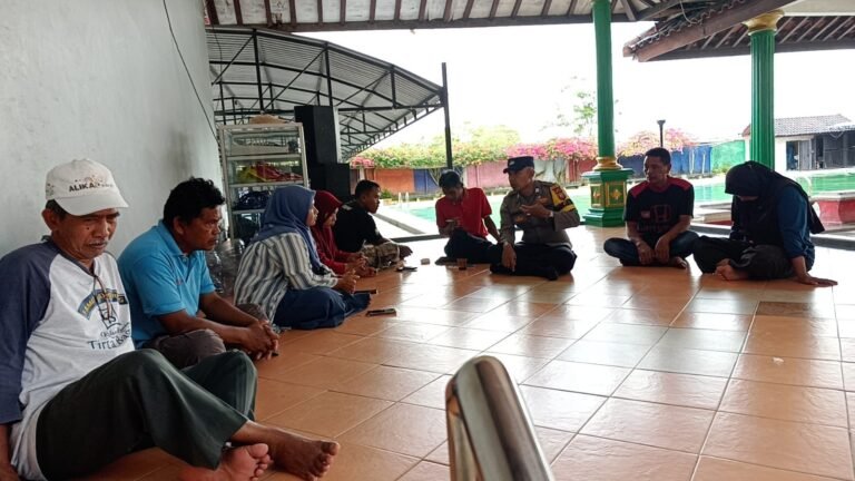 Polsek Banjarsari Jalin Kedekatan dengan Warga Lewat Sambang dan Silaturahmi di Kolam Renang Tirta Bagja