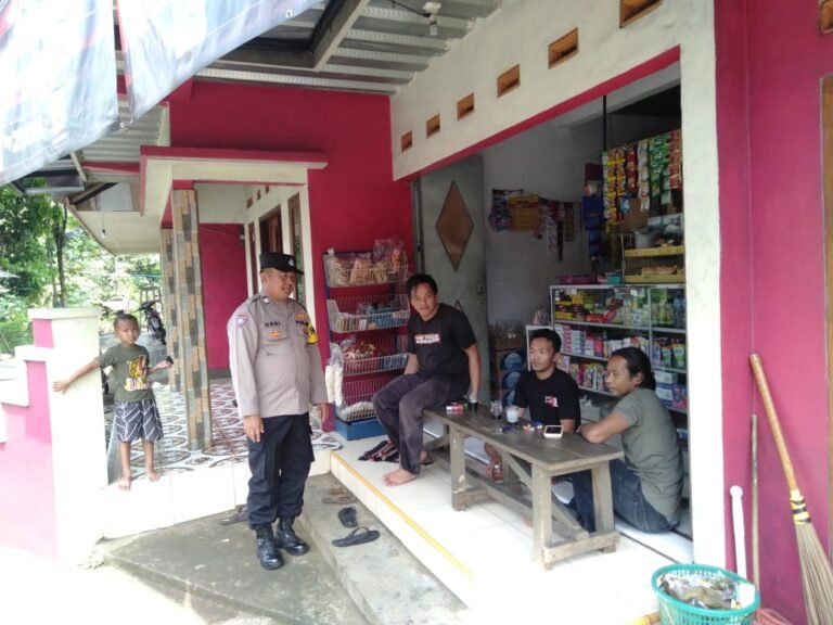 Polsek Kawali Intensifkan Giat Sambang, Wujud Nyata Kepedulian Polri terhadap Keamanan dan Pemberdayaan Masyarakat