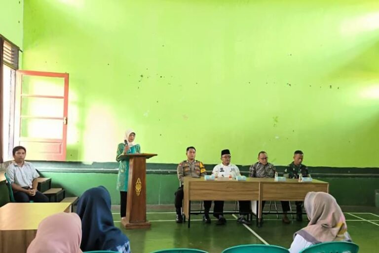 Polsek Ciamis Kawal Langsung Pelaksanaan Seleksi Pengangkatan Kepala Dusun di Desa Cisadap Demi Kelancaran dan Keamanan Kegiatan Pemerintahan Desa