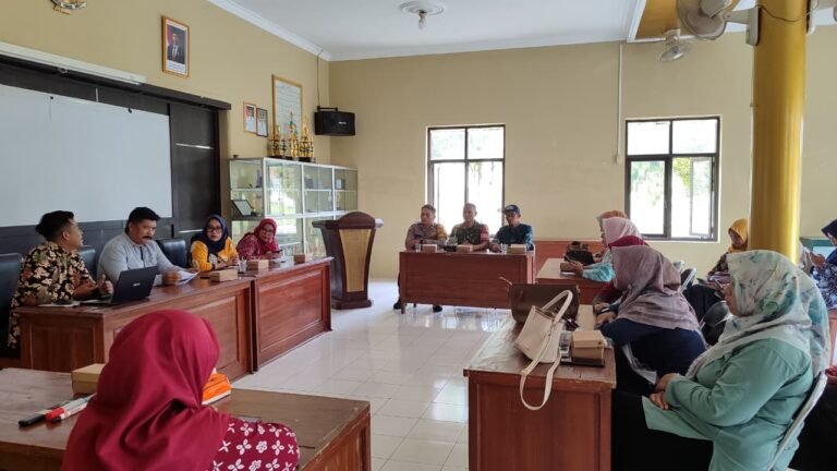 Perkuat Sinergitas, Polsek Cijeungjing Polres Ciamis Koorkom Bersama Kader PKK Diacara Kampung KB