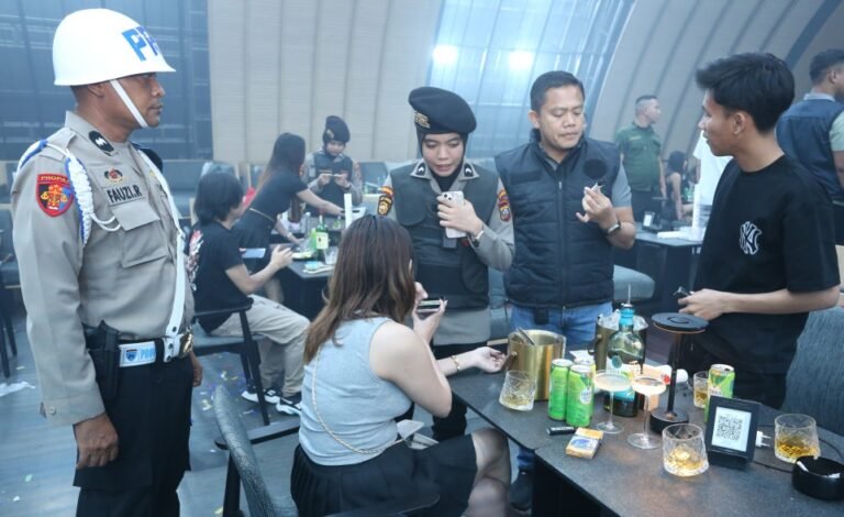 Cegah Peredaran Narkoba, Polda Sumut dan TNI Gelar Razia Humanis di THM Black Owl Medan