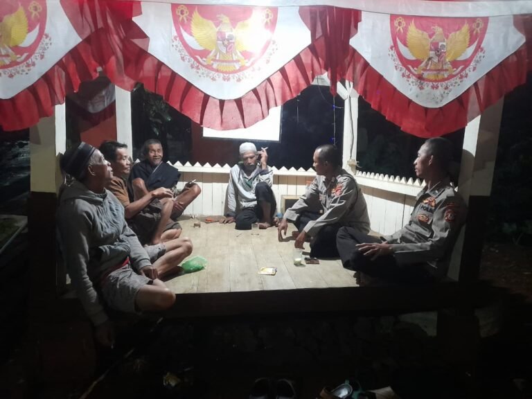 Cipkon Kamtibmas, Polsek Rajadesa Polres Ciamis Patroli Dialogis Hingga ke Pemukiman Warga