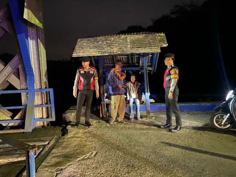 Jaga Harkamtibmas, Samapta Polres Ciamis Keliling Perkotaan Sambangi dan Jembatan Cirahong