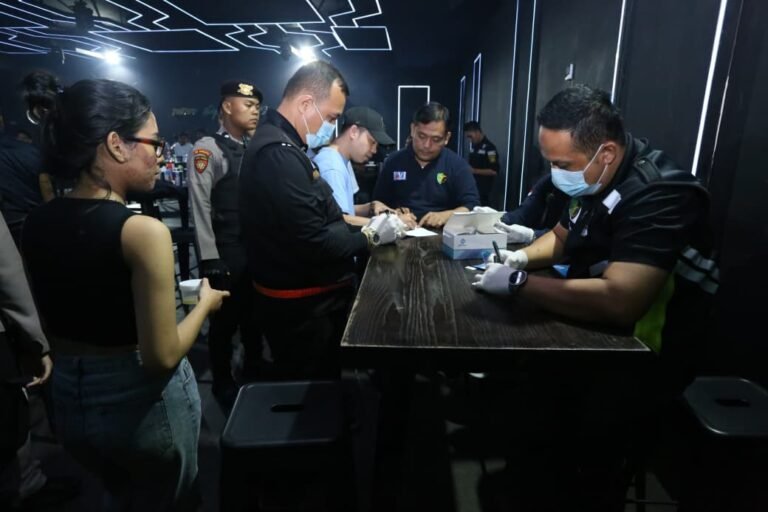 Polda Sumut Gelar Razia Gabungan di THM Helen’s Night Mart, Dua Pengunjung Positif Narkoba