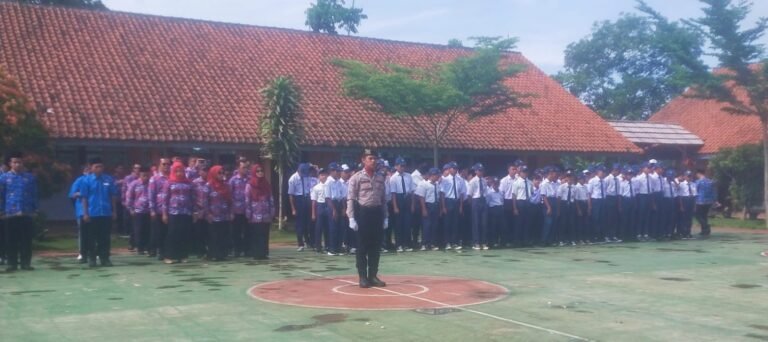 Polsek Rajadesa Polres Ciamis Hadiri Upacara Hari Pahlawan 2025, Tekankan Pentingnya Meneladani Semangat Juang Para Pahlawan