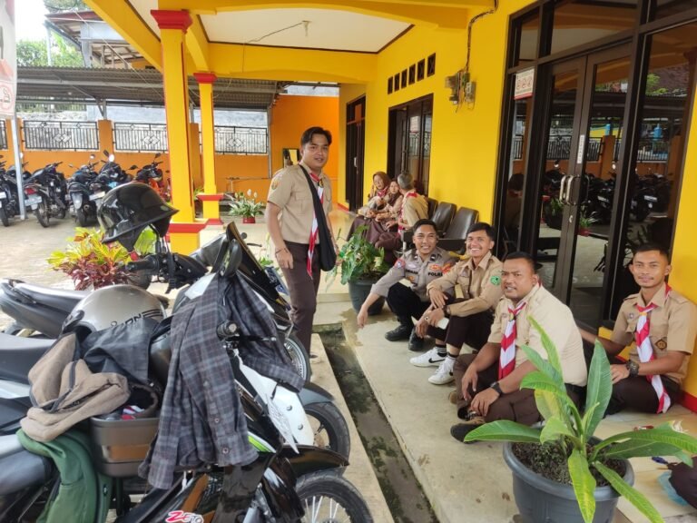 Polisi Sahabat Anak, Polsek Rancah Polres Ciamis Beri Edukasi ke Anak Pramuka di Tambaksari