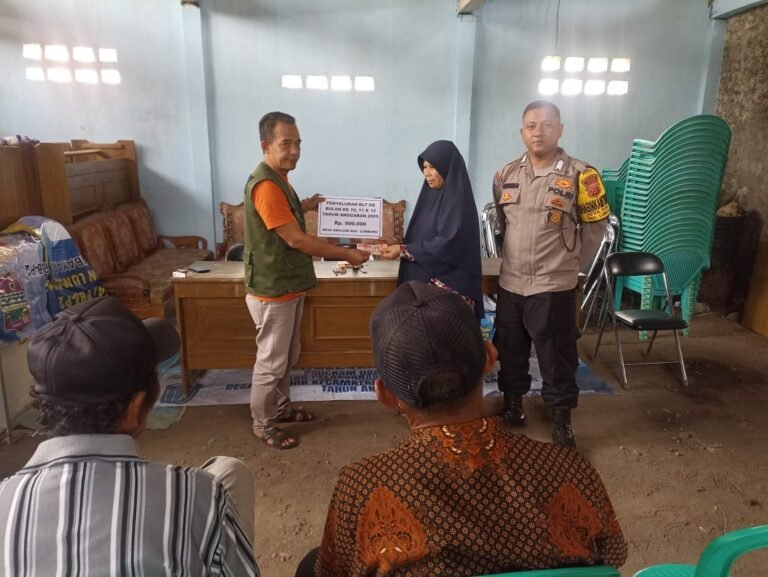 Soliditas TNI-Polri, Polsek dan Koramil Kawali Awasi Pembagian BLT DD di Desa Awiluar Lumbung