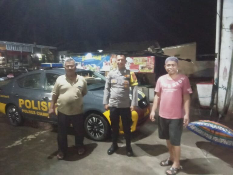 Patroli Biru Polsek Kawali Perkuat Keamanan Malam Hari, Kapolres Ciamis Tekankan Pentingnya Kehadiran Polisi di Permukiman
