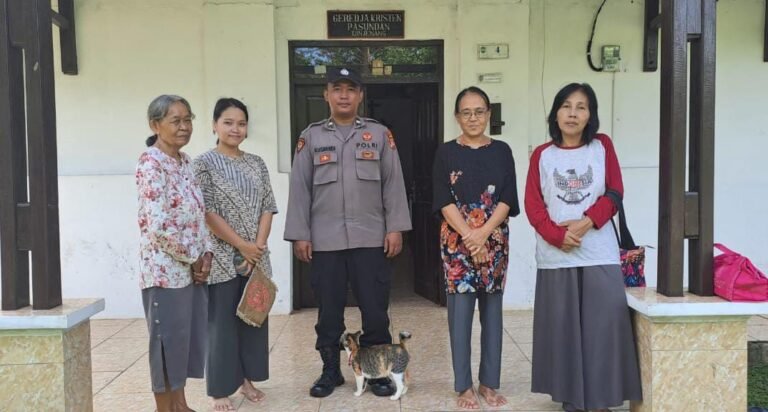 Polsek Cisaga Berikan Pengamanan Kegiatan Ibadah Minggu Pagi di Gereja Kristen Pasundan