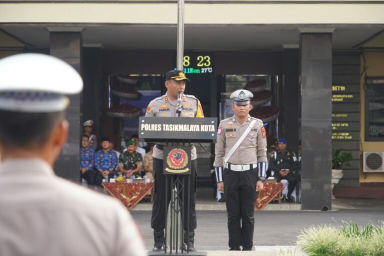 Kapolres Tasikmalaya Kota Pimpin Apel Gelar Pasukan Operasi Zebra Lodaya 2025 untuk Wujudkan Kamseltibcarlantas Menjelang Natal dan Tahun Baru
