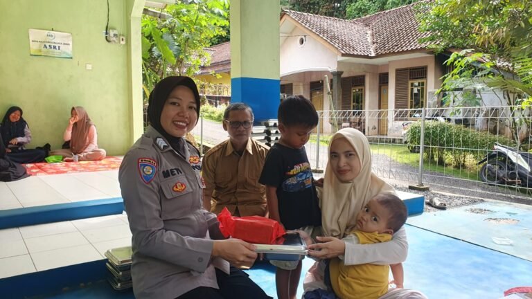 Polsek Ciamis Polres Ciamis Turun Langsung Pantau MBG SPPG Pusakanagara di Pos Yandu Lawong 2