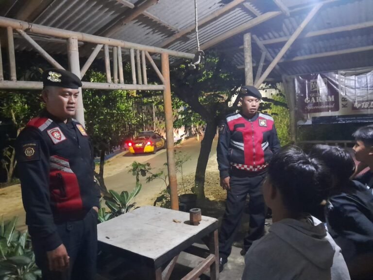 Sat Samapta Polres Ciamis Gelar Patroli Dialogis di Jembatan Cirahong untuk Perkuat Keamanan Masyarakat