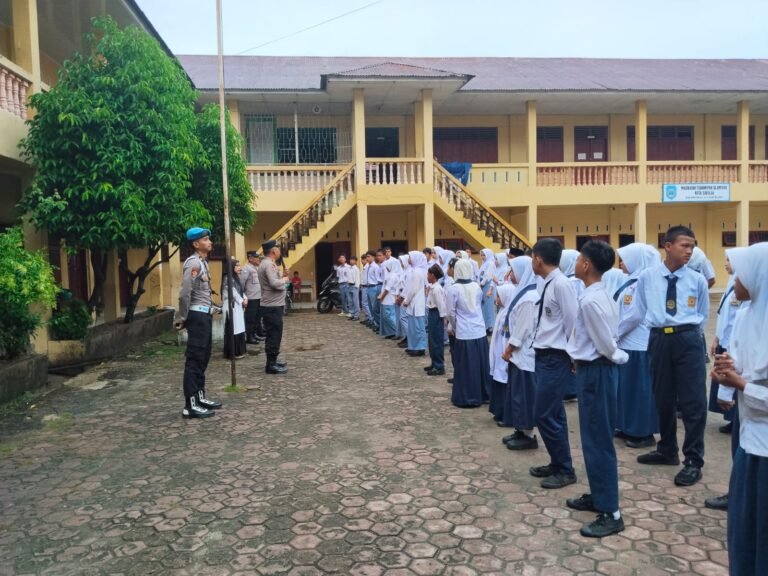 Polres Sibolga Gencarkan “Police Goes To School” di Sejumlah Sekolah, Edukasi Anti Tawuran dan Narkoba