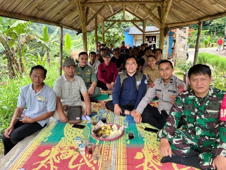 Polsek Cihaurbeuti Dorong Penguatan Kesiapsiagaan Bencana Bersama BBKSDA Jabar dan Masyarakat Sukamaju
