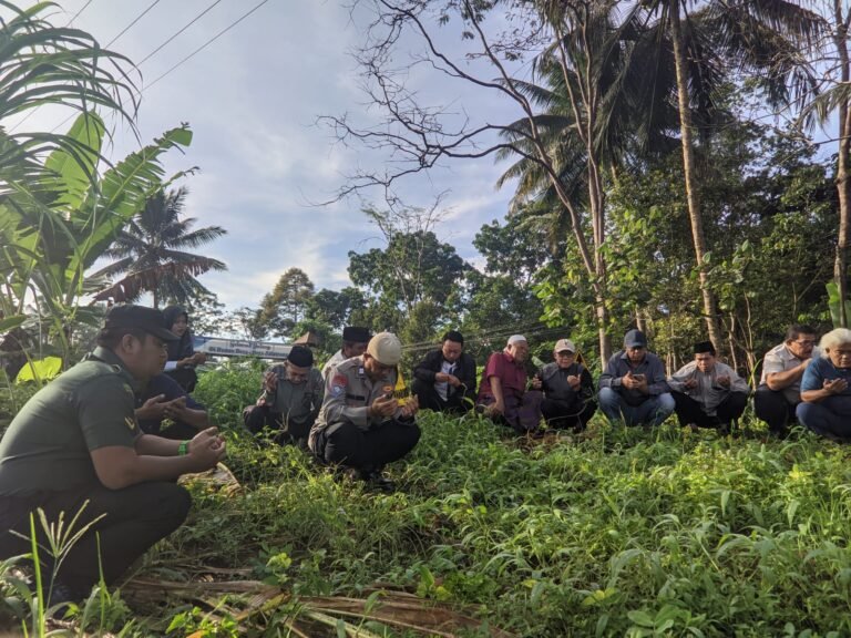 Polres Ciamis Kawal Pengerukan Lahan Pembangunan KDMP di Desa Jalatrang untuk Dukung Program Pemerintah dan Jaga Stabilitas Keamanan Wilayah