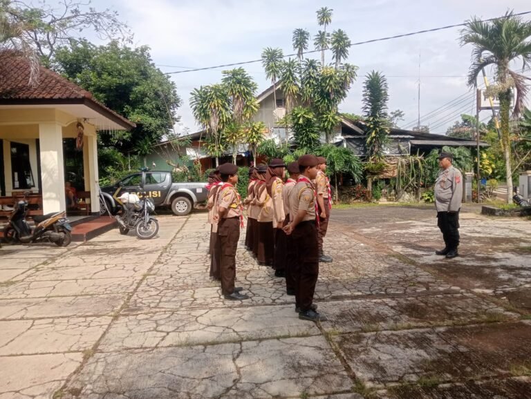 Polsek Sukadana Polres Ciamis Apel dan Binluh ke Anggota Saka Bhayangkara Kwaran Sukadana
