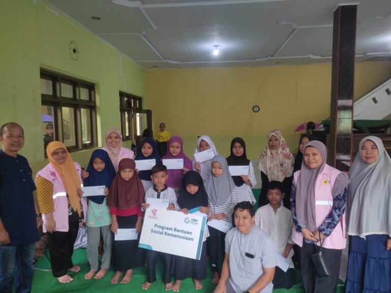 Sambut Hari Pahlawan, PLN Tasikmalaya Bersama YBM dan Srikandi Salurkan Bantuan untuk Guru Ngaji, Anak Yatim, dan Jompo Dhuafa