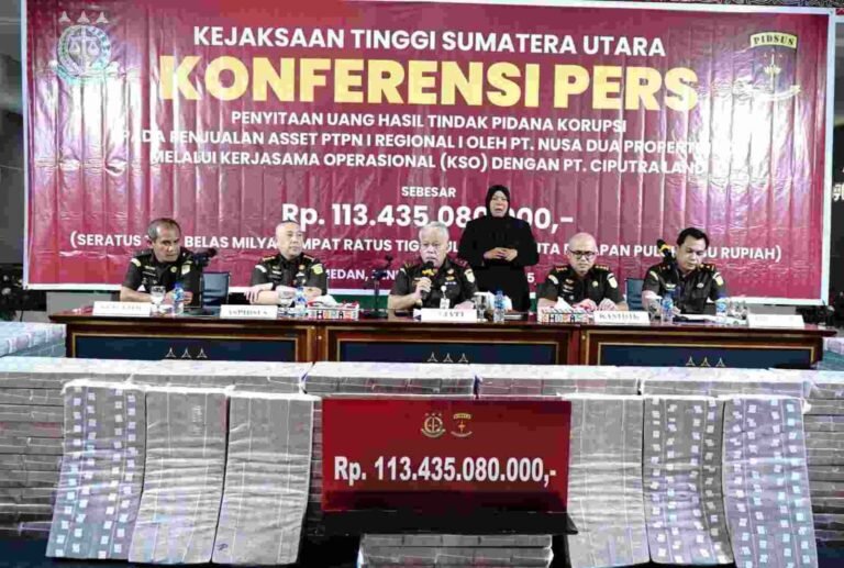 Kejati Sumut Paparkan Uang Pengembalian Dugaan Korupsi Penjualan Aset PTPN I Regional I Rp 113 Milyar Lebih 