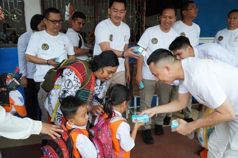 Imipas Peduli, Rutan Kelas I Medan Salurkan Bantuan Renovasi Toilet dan Susu untuk Siswa SD & SMP Taruna Karya