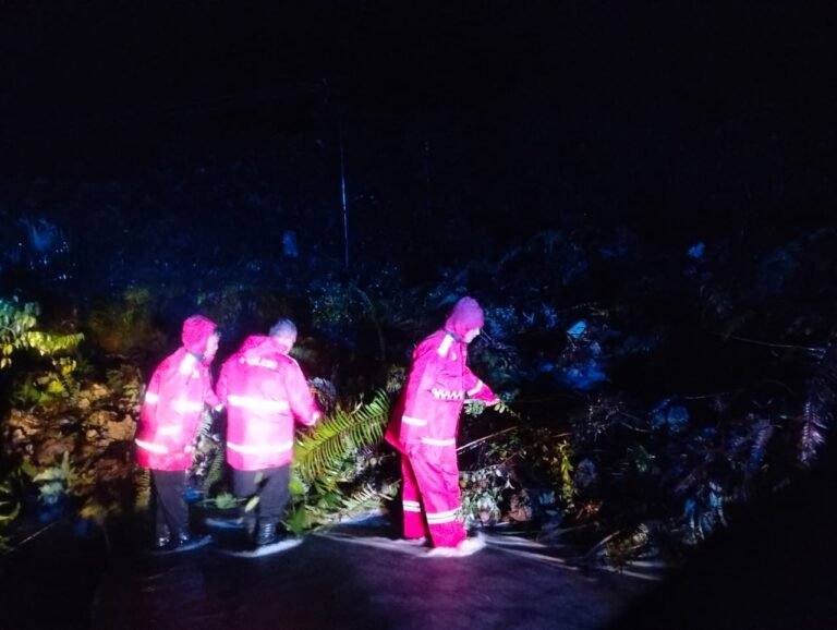 Polres Humbahas dan Pemkab Bergerak Cepat Tangani Longsor di Wilayah Pakkat