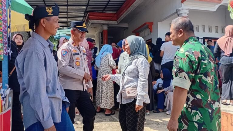 Polsek Rajadesa Pastikan Penyaluran BLT Kesra Berjalan Tertib dan Lancar di Rajadesa