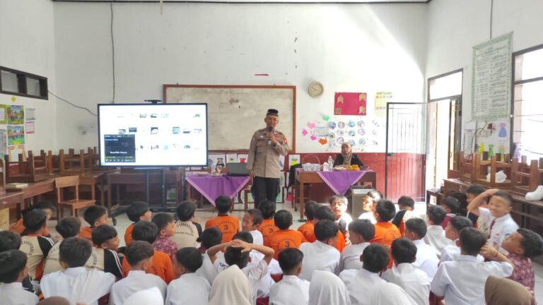 Polres Garut Berikan Himbauan Anti-Bullying di SDN 3 Langensari