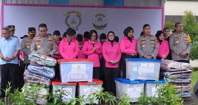 Polda Sumut dan Kemala Bhayangkari Salurkan Bantuan Sembako untuk Korban Bencana di Tapsel, Tapteng, dan Sibolga