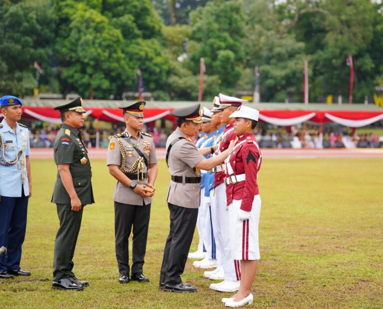 Pimpin Wisuda Prajurit Taruna, Kapolri Tekankan Sinergitas TNI-Polri untuk Wujudkan Indonesia Emas 2045