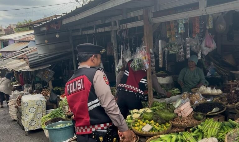 Sat Samapta Polres Ciamis Pantau Harga dan Ketersediaan Bahan Pokok, Pastikan Stabilitas Pasar untuk Masyarakat