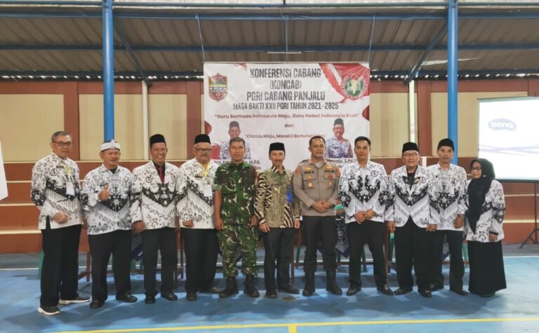 Polsek Panjalu Hadiri Konferensi Cabang PGRI Tahun 2025, Warga Nilai Kehadiran Polisi Perkuat Sinergi Dunia Pendidikan
