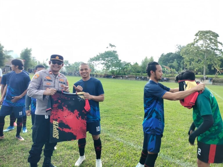 Polsek Cihaurbeuti Laksanakan Pengamanan Pertandingan Sepak Bola Persib Legend vs Unibox FC, Wujud Kehadiran Kepolisian dalam Menjaga Ketertiban Kegiatan Masyarakat