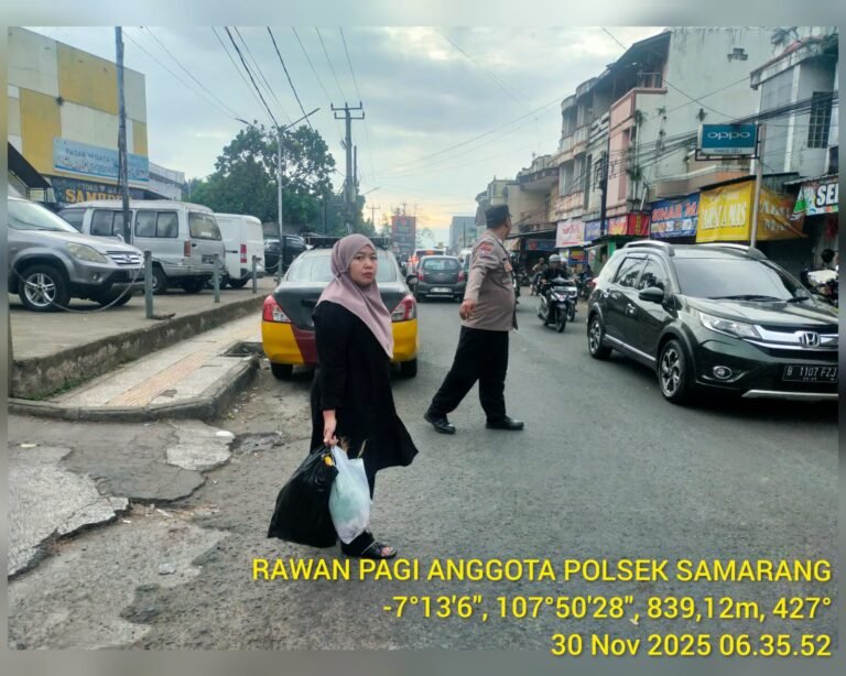 Cegah Kemacetan Dan Laka, Polsek Samarang Lakukan Pengaturan Lalu Lintas Pagi