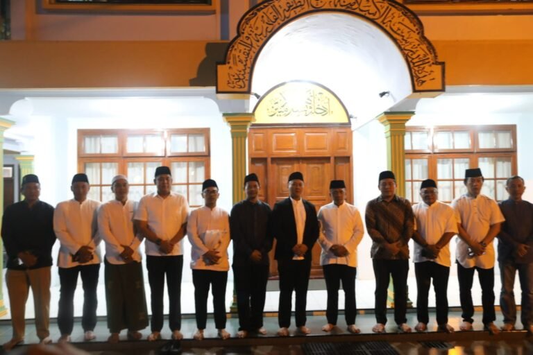 Silaturahmi Kamtibmas Kapolda Jabar ke Pondok Pesantren Suryalaya Tasikmalaya