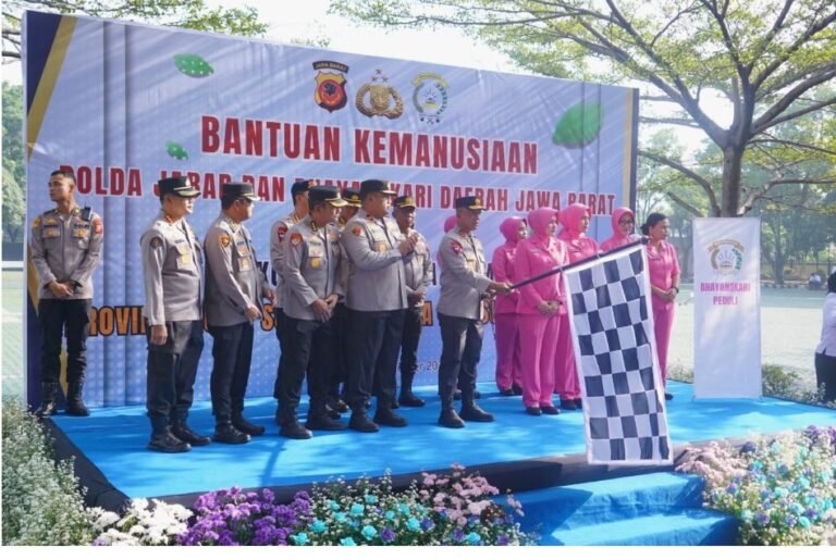 Polda Jabar Kirim Bantuan Donasi Kemanusiaan untuk Korban Bencana di Sumatera.