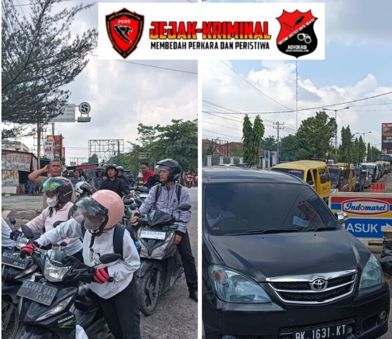 Kelangkaan BBM di SPBU Sebabkan Pengendara Roda Dua & Empat Antri Mengular