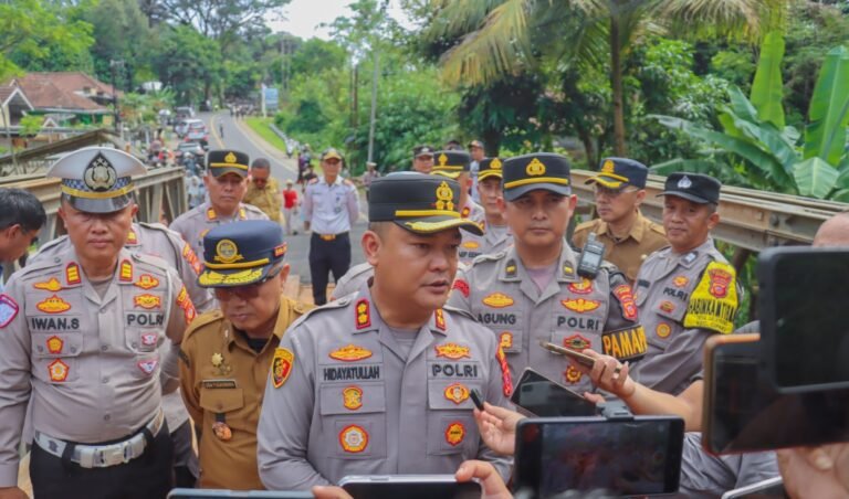 Kapolres Ciamis Tinjau Langsung Uji Coba Jembatan Bailey Cikaleho, Pastikan Kelancaran Arus Lalu Lintas Ciamis–Cirebon dan Kenyamanan Warga