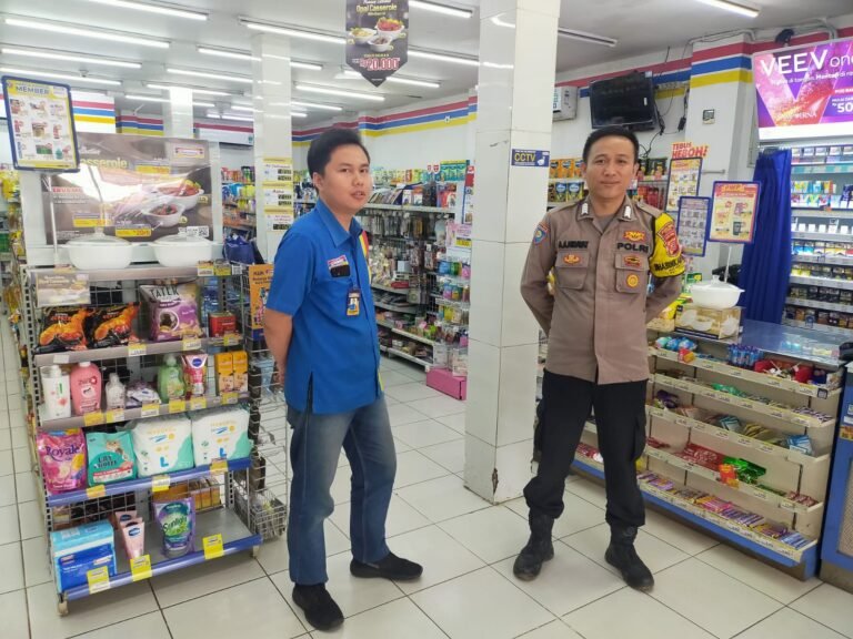 Polsek Cipaku Gelar Patroli Dialogis, Wujud Kehadiran Kepolisian Dalam Menjaga Keamanan dan Ketertiban Masyarakat